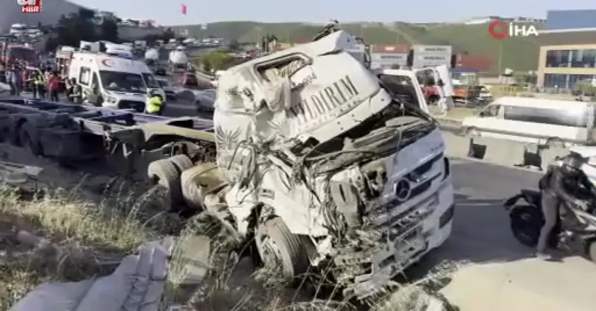 Kocaeli'de zincirleme kaza! 5 ölü 1 yaralı