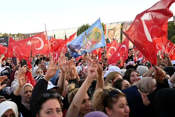 Başkan Erdoğan’dan FETÖ ve destekçilerine net mesaj: Tarihi gecede kimin nerede durduğunu not ettik