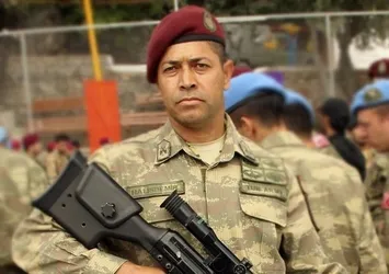 Bir ölür bin diriliriz! Kahramanın izinde 12 bin Ömer Halis