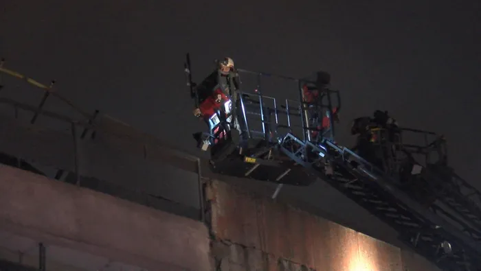 Son dakika: Bayrampaşa'da çorap imalathanesinde korkutan yangın - 2