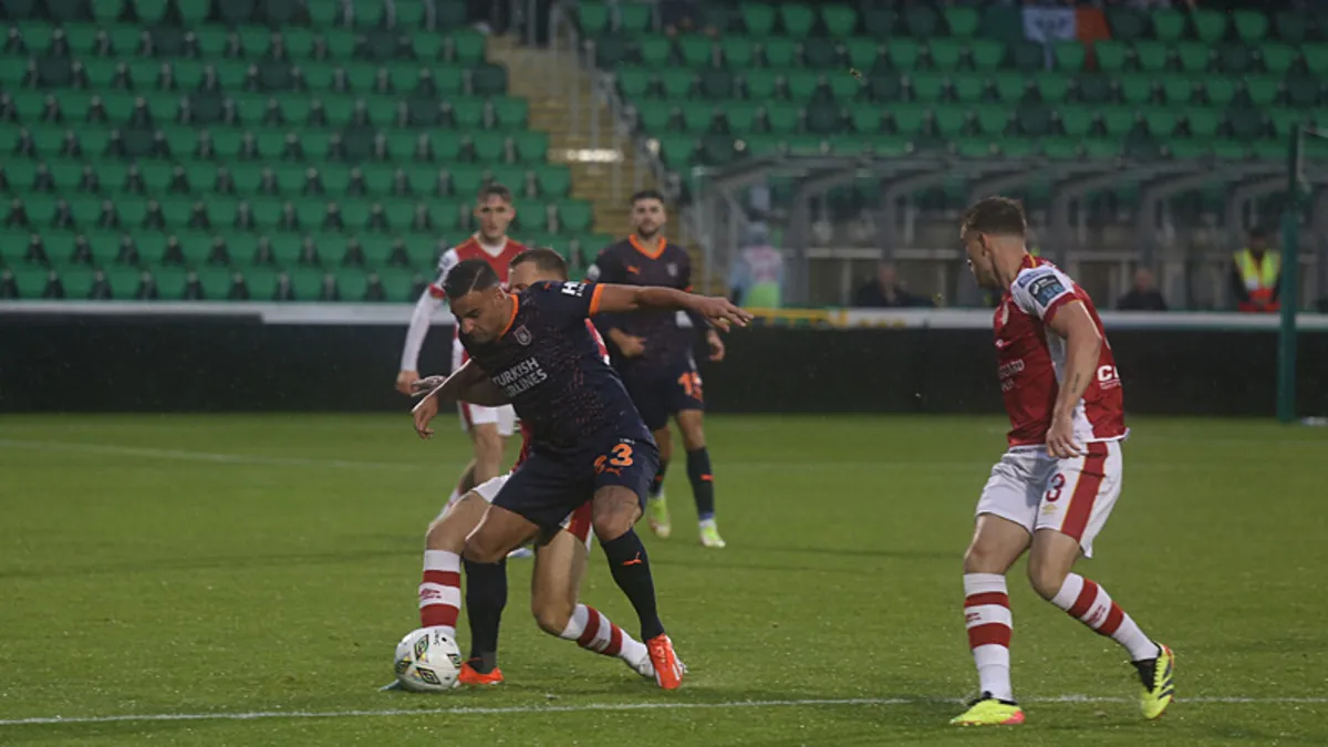 Tur İstanbul'a kaldı: Başakşehir İrlanda deplasmanında St. Patricks's ile berabere kaldı