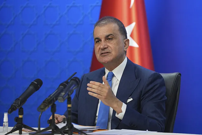 AK Parti Sözcüsü Ömer Çelik: Hükümete kılıç çektiler diyenler vesayeti diriltmek istiyor