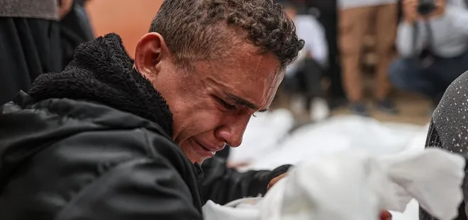 Katil İsrail Gazze’de 222 gündür katliama devam ediyor