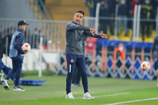 1635106155198.jpg Vitor Peraira'dan tepkilere yanıt: Taraftarlar da bizim gibi hayal kırıklığı yaşıyor - 3
