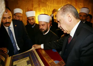 Cumhurbaşkanı Erdoğan Haşr suresini okudu