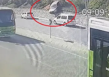 Yoldan çıkan otomobil 20 metre yükseklikten uçtu