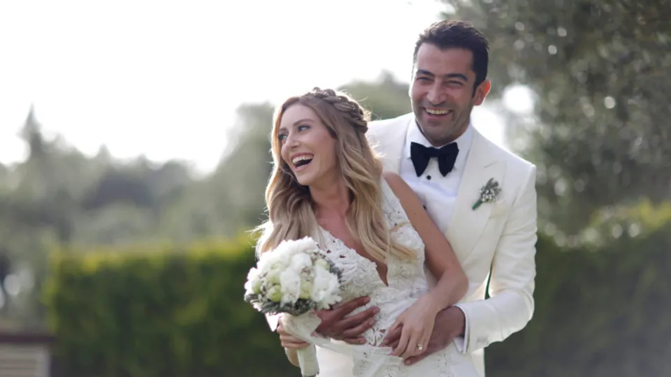 Sinem Kobal ve Kenan İmirzalıoğlu boşanıyor mu? Sinem Kobal'dan olay yaratan paylaşım