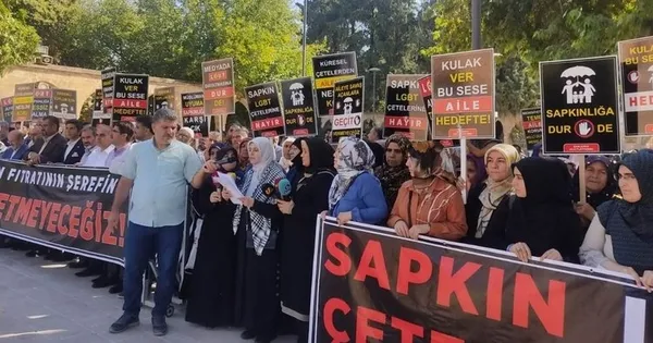 sanliurfa-sivil-toplum-kuruluslarindan-lgbt-karsiti-yuruyus-1665752834506.jpg Şanlıurfa sivil toplum kuruluşlarından LGBT karşıtı yürüyüş - 1