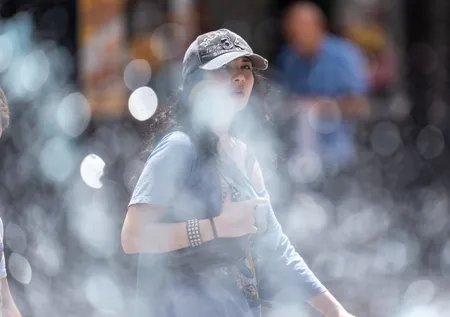 Sıcak havalar deprem habercisi mi? Uzman isim merak edilen soruya yanıt verdi