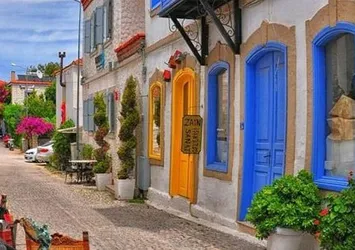 İngiliz basınından Alaçatı'ya övgü