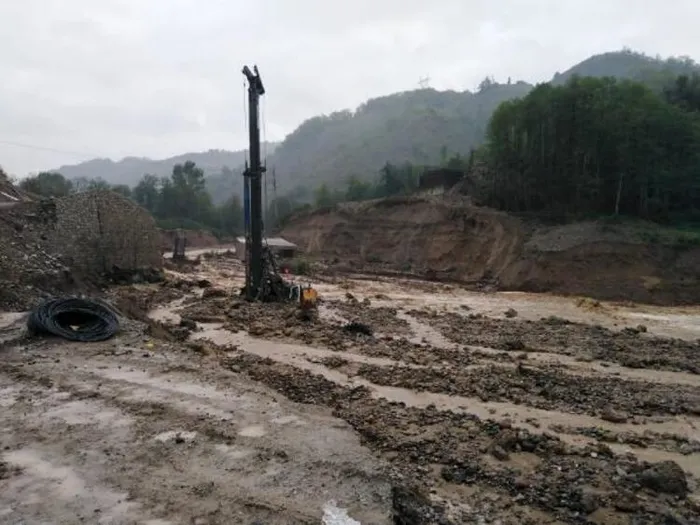 Giresun'da sel felaketi! İş makineleri sürüklendi - 2