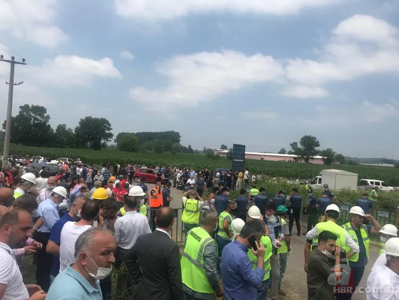 Son dakika: Sakarya Hendek'te havai fişek fabrikasında patlama! A Haber ekipleri patlama bölgesinde! İşte ilk görüntüler 9