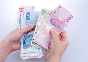 Evlenene en az 9 bin TL! 24 maaştan oluşan çeyiz yardımından kimler yararlanabilir? İşte detaylar...