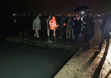 Ordu'da polis otosu denize düştü