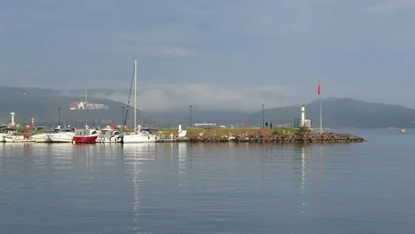 canakkale-bogazi-sis-nedeniyle-transit-gemilere-kapatildi-1681968957685.jpg Çanakkale Boğazı sis nedeniyle transit gemilere kapatıldı - 2