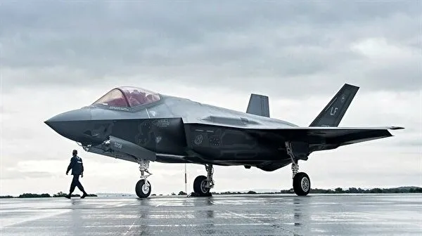 Japonya'nın F-35B savaş uçakları iniş ve kalkış testine girdi - 6