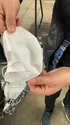 Şüphe üzerine durdurulan araçta gümrük kaçağı bin 500 tıbbi maske ele geçirildi - 3