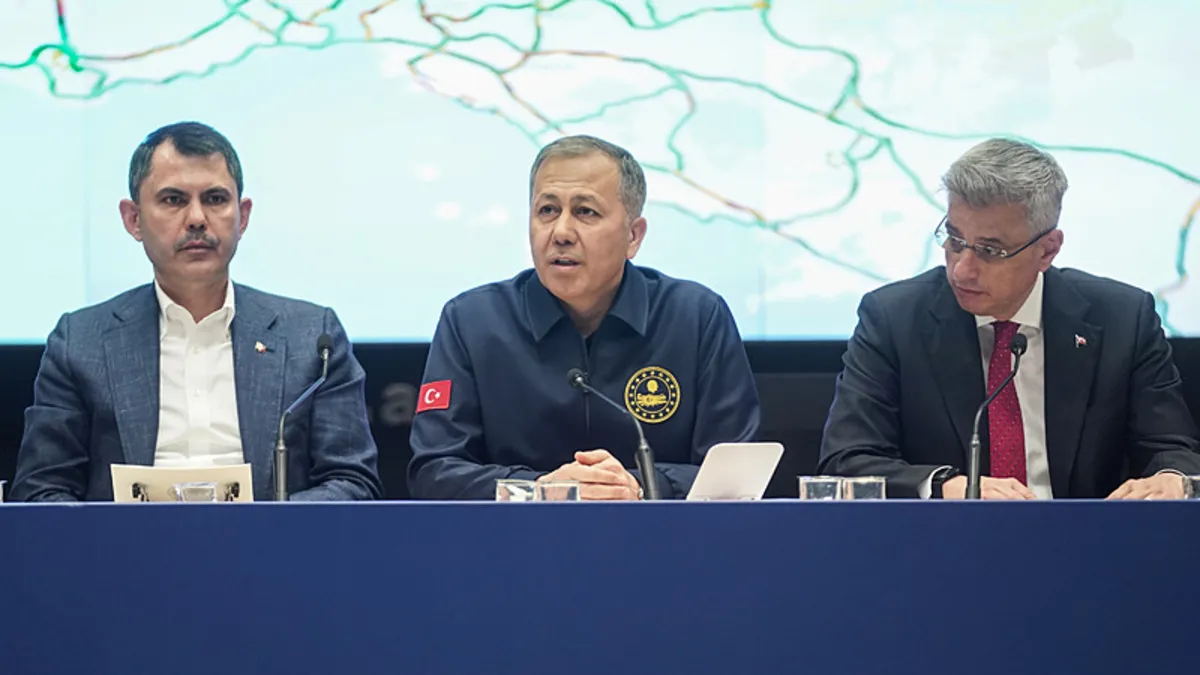 6.2'lik İstanbul depreminde veriler ne? Bakanlar AFAD'da konuştu | Seferberlik çağrısı | Binalardaki son durum