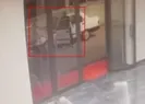 Arabanın içinde defalarca bıçakladı
