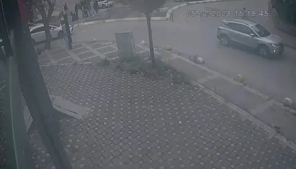 Eski milli futbolcu Oktay Derelioğlu’na büyük şok! Trafikte saldırıya maruz kaldı! Dehşet anları kamerada