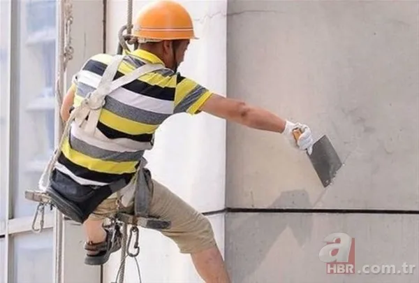 Odasında şarkı söylerken neye uğradığını şaşırdı! Milyonlar o anları izledi 19