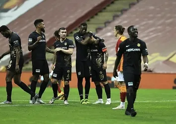 Adem Büyük eski takımına attı ama sevinmedi! Galatasaray gol atarken kalesinde golü gördü