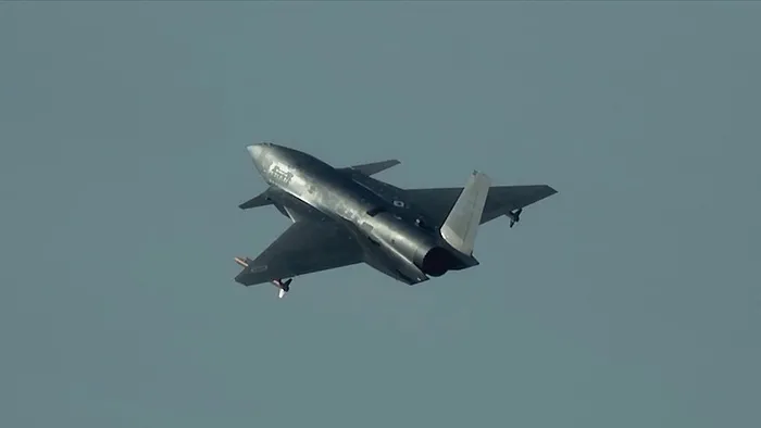 Kızılelma’dan F-16’ya tam isabetle atış! Kritik tesl tarihi başarı