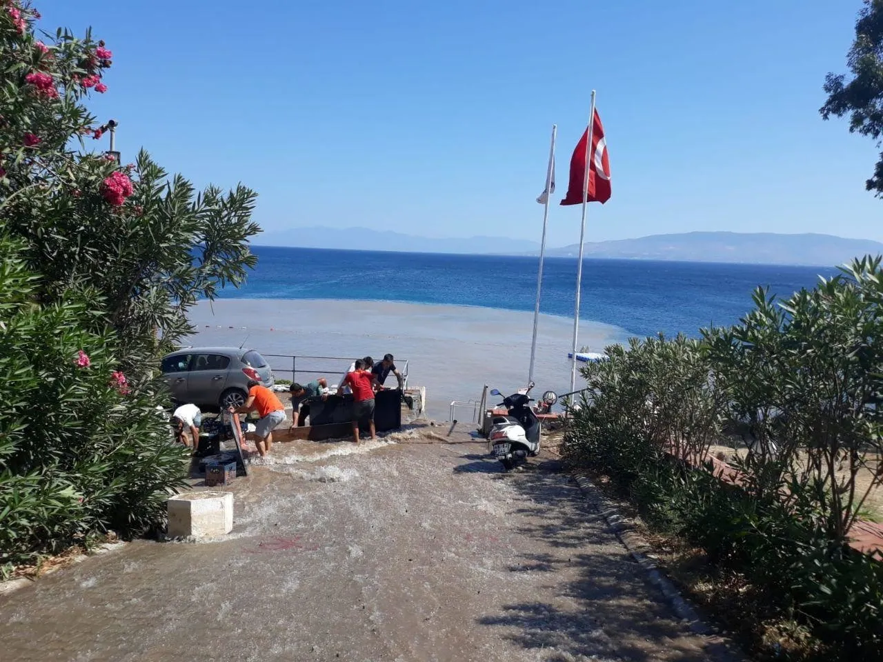 CHP yönetimindeki Bodrum’da sular yine denize aktı! Vatandaş belediyeye isyan etti