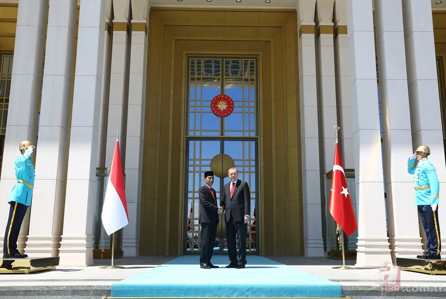 Erdoğan ve Widodo, Külliye'nin balkonunda özçekim yaptı 17
