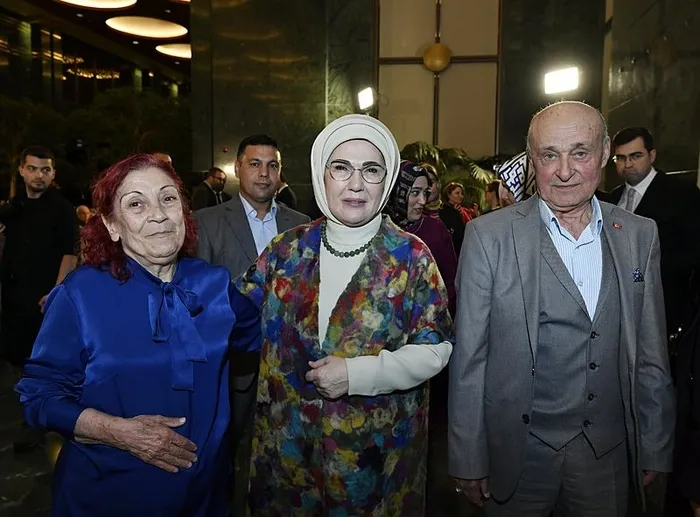 Emine Erdoğan: Kökleriyle bağı güçlü olan ağacı, hiçbir rüzgar yıkamaz