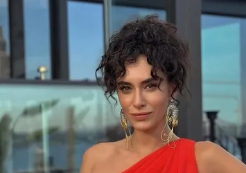 Hande Doğandemir meslektaşıyla aşk yaşıyor! Alp Dağları'ndan İstanbul'a...