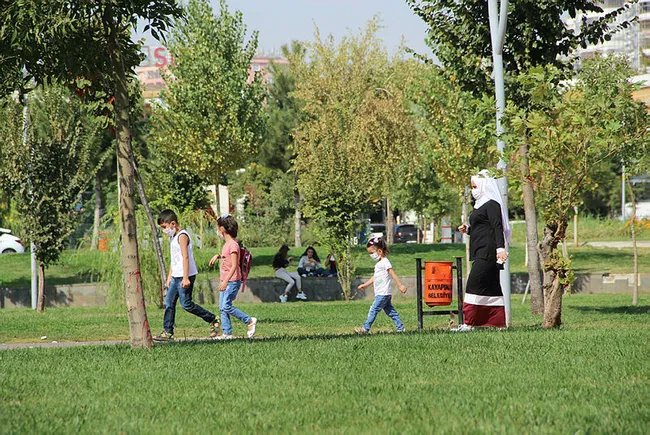 Çocuk Sağlığı ve Hastalıkları uzmanı Yılmaz: Koronavirüs, çocuklara yüzde 85'in üzerinde aileden bulaşıyor - 1