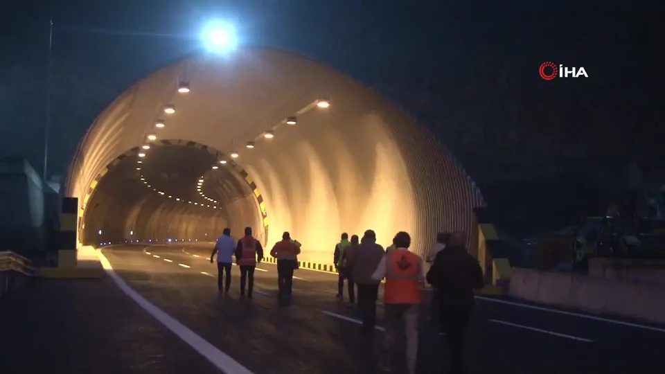 Bolu Dağı tüneli trafiğe açıldı!