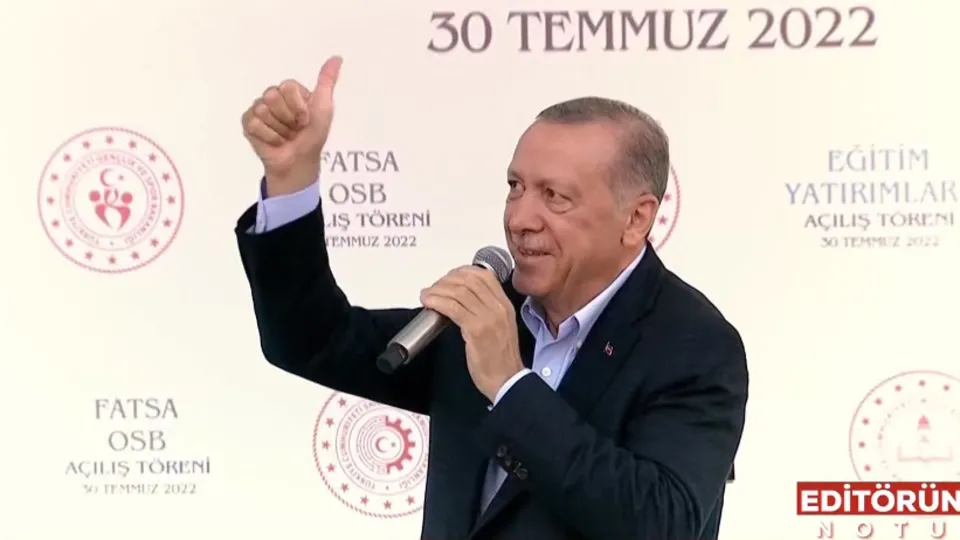 İşte Başkan Erdoğan’ın dikkatini çeken pankartlar! Duygulandıran koreografi…