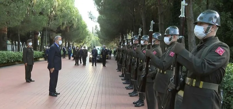 Son dakika: Milli Savunma Bakanı Hulusi Akar ve komutanlar Ege Ordusu Komutanlığında