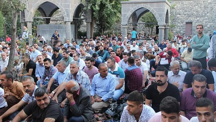 Bayram namazı saat kaçta? 2 Mayıs 2022 il il bayram namazı saatleri | İstanbul, Ankara, İzmir bayram namazı kaçta?