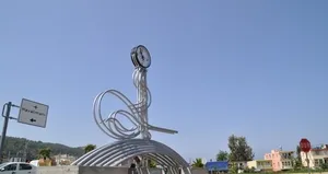 CHP’li belediye Osmanlı tuğrasını kaldırdı