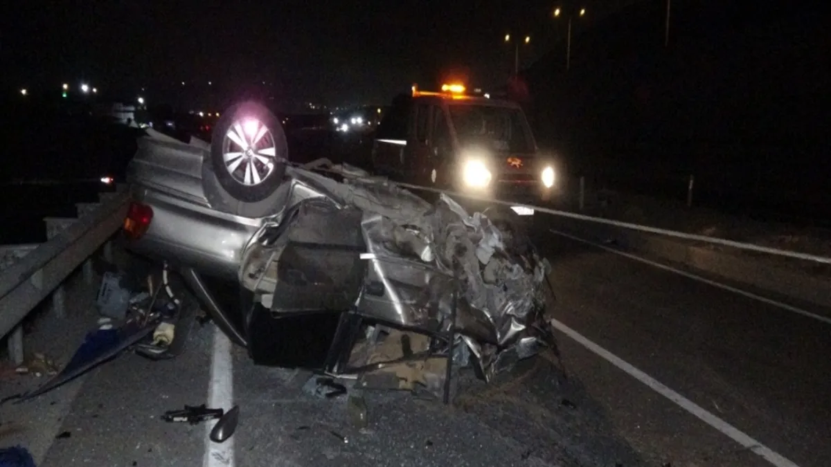 İzmir'de feci kaza! Düğüne giderken anne ve baba can verdi: 1'i bebek 2 ağır yaralı