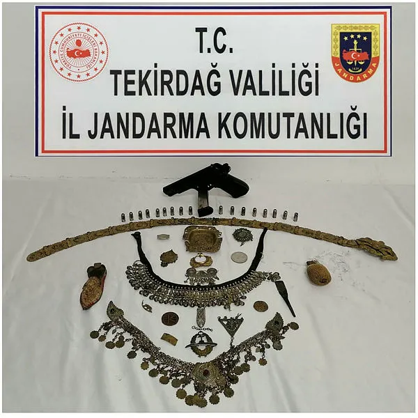 Tekirdağ'da yapılan operasyonda sırt çantasında tarihi eser ele geçirildi - 1