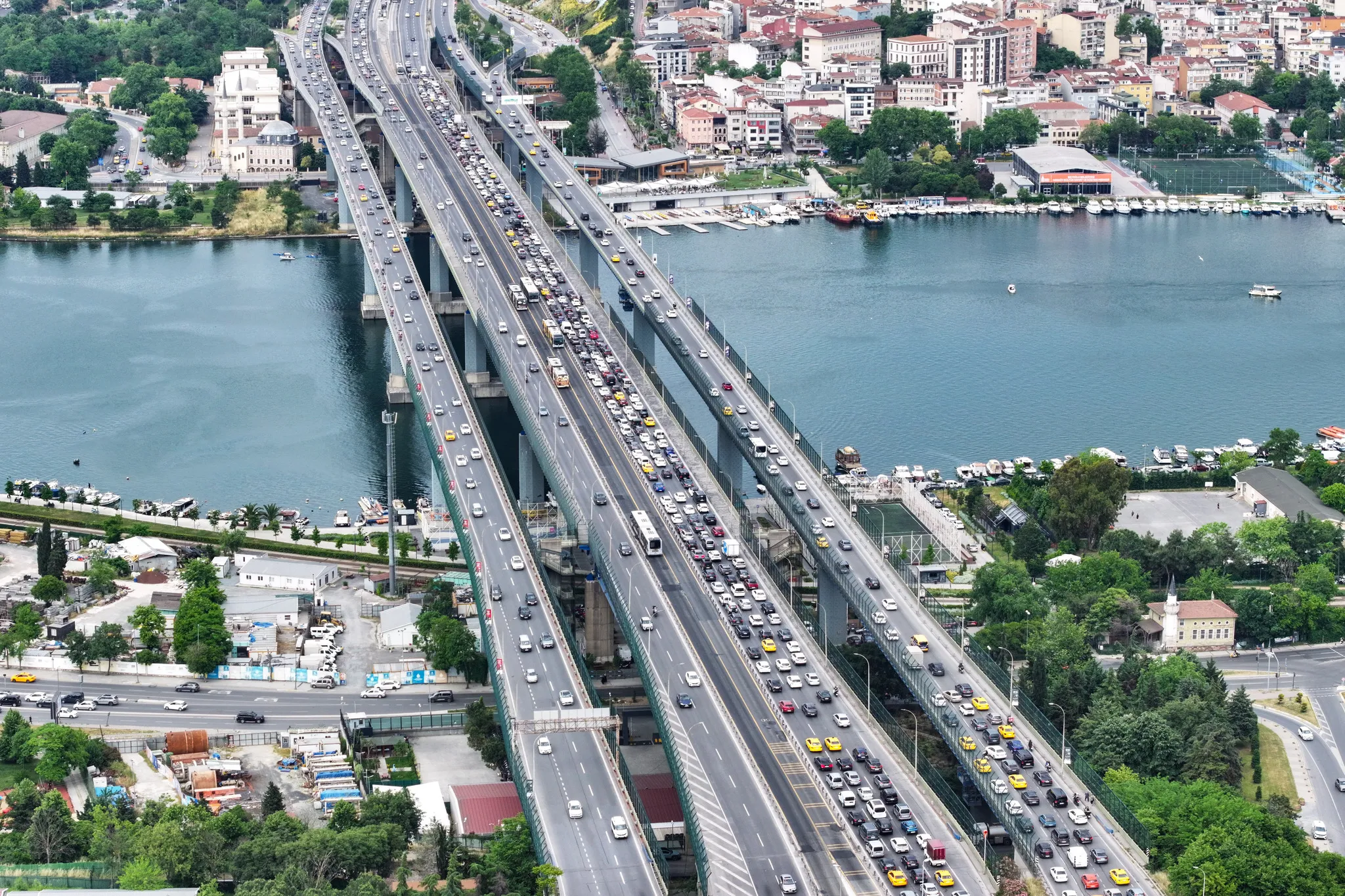 Bayram dönüşü ile İstanbul'da trafik yoğunluğu