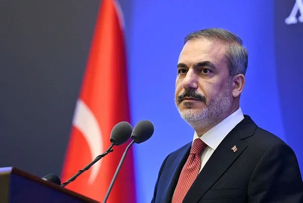 turkiyenin-verdigi-mesaj-komsuyu-salladi-ankaranin-3-kirmizi-cizgisi-yunanistan-basininda-geri-adim-yok-1691475641208.jpeg Türkiye'nin verdiği mesaj komşuyu salladı! Ankara'nın 3 kırmızı çizgisi Yunanistan basınında: Geri adım yok - 4