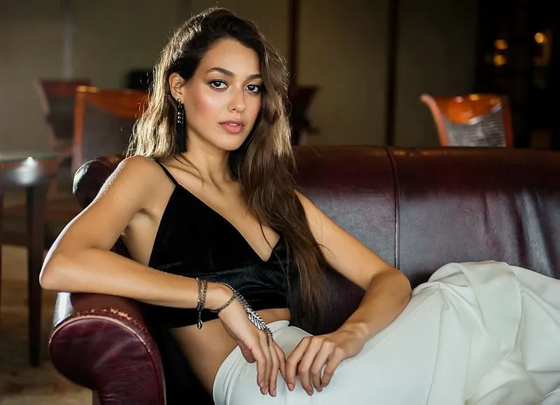 Dilan Cicek Deniz Den Estetik Itirafi Herkes Dogal Guzel Zannediyordu