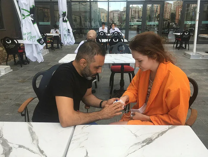 Özel hastanelere tepki gösteren oyuncu Umut Oğuz şehir hastanesini övdü: Sezar’ın hakkını Sezar’a - 2