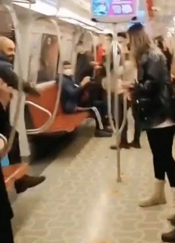kadikoy-metrodaki-bicakli-saldirganin-18-yil-hapsi-isteniyor-1641991286472.jpg Kadıköy metroda kadınlara bıçakla saldıran Emrah Yılmaz'ın 18 yıl hapsi isteniyor - 4
