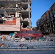 7.3lük büyük depremin getirdiği felaket ortaya çıktı