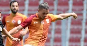 Podolski Fenerbahçelileri çıldırttı!