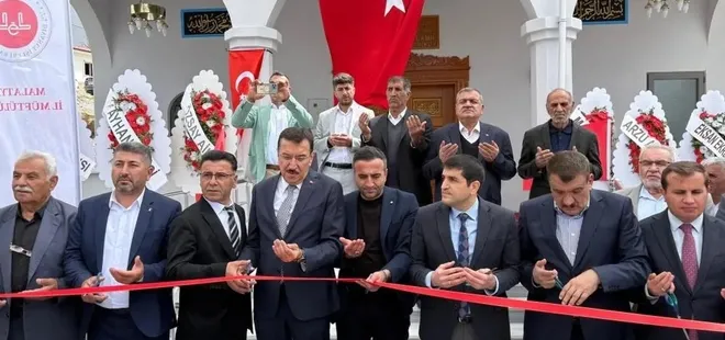 Levent Camii dualarla ibadete açıldı