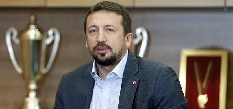 Hidayet Türkoğlu'ndan "evde kaldığını" gösteren 100 kişiye hediye