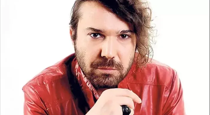 sarkici-halil-sezai-takipcisiyle-davalik-oldu-1711865006463.jpeg Şarkıcı Halil Sezai takipçisiyle davalık oldu! O mesajlar çileden çıkardı... - 1