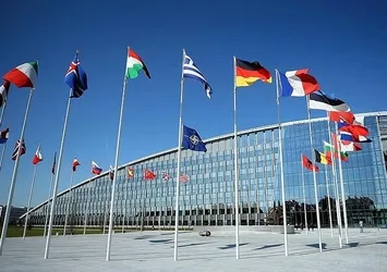 İsveç NATO'nun 32. üyesi oldu